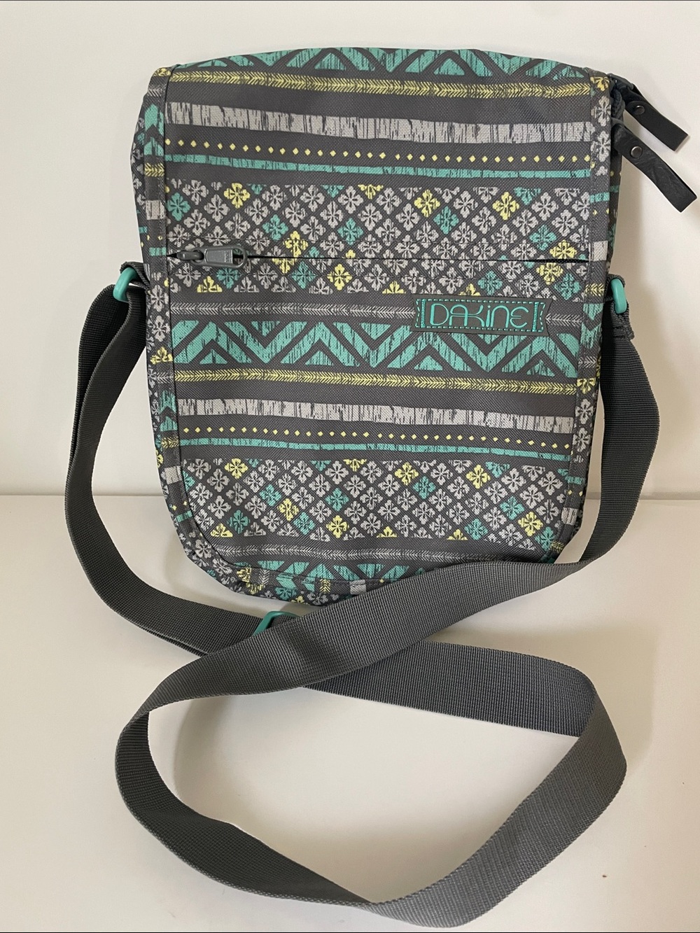 Dakine Printed Crossbody Bag Gray Teal Adjustable Strap Travel Festival